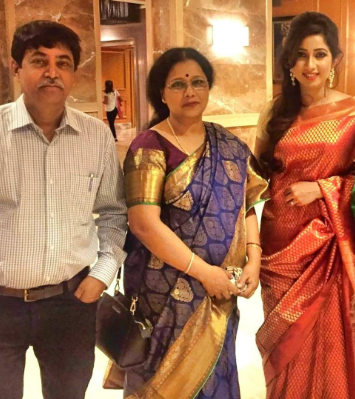 Shreya Ghoshal Family Photo