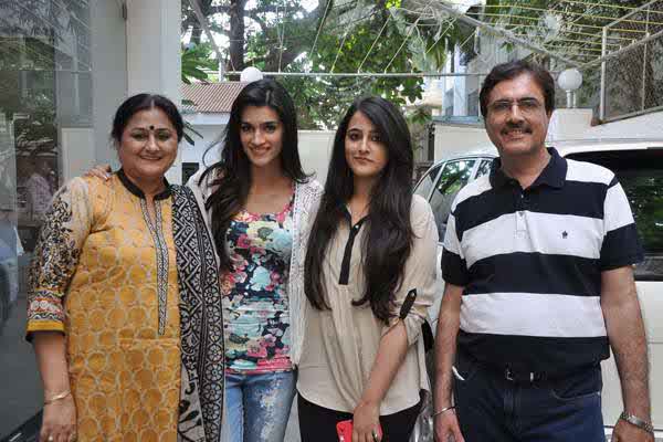 Kriti Sanon Family Image