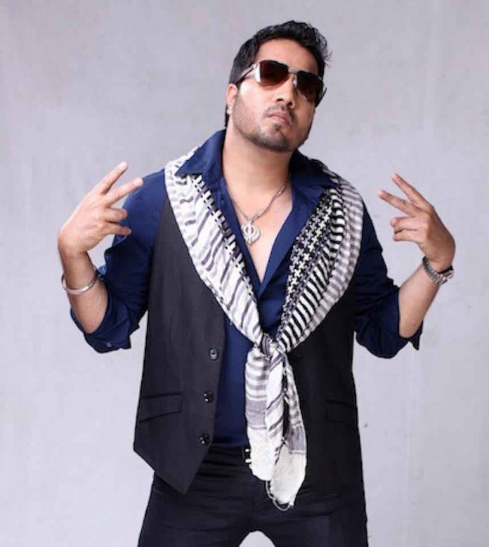 Mika Singh Biography Age, DOB, Height, Weight, Family, Career, etc