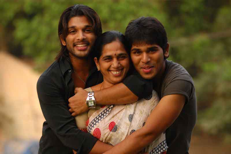 allu arjun with mom brother