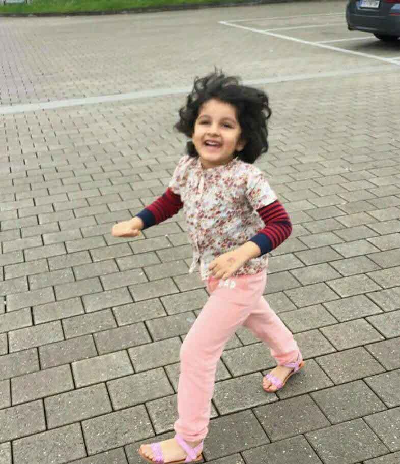 Mahesh Daughter Sitara Photo