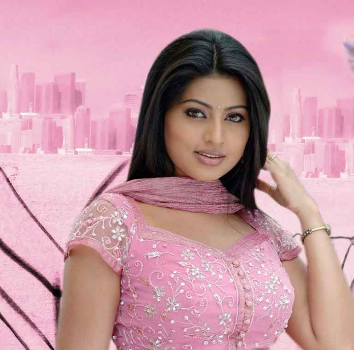 Sneha Biography – Wiki, Real Name, Age, Height, Weight, Family, Movies